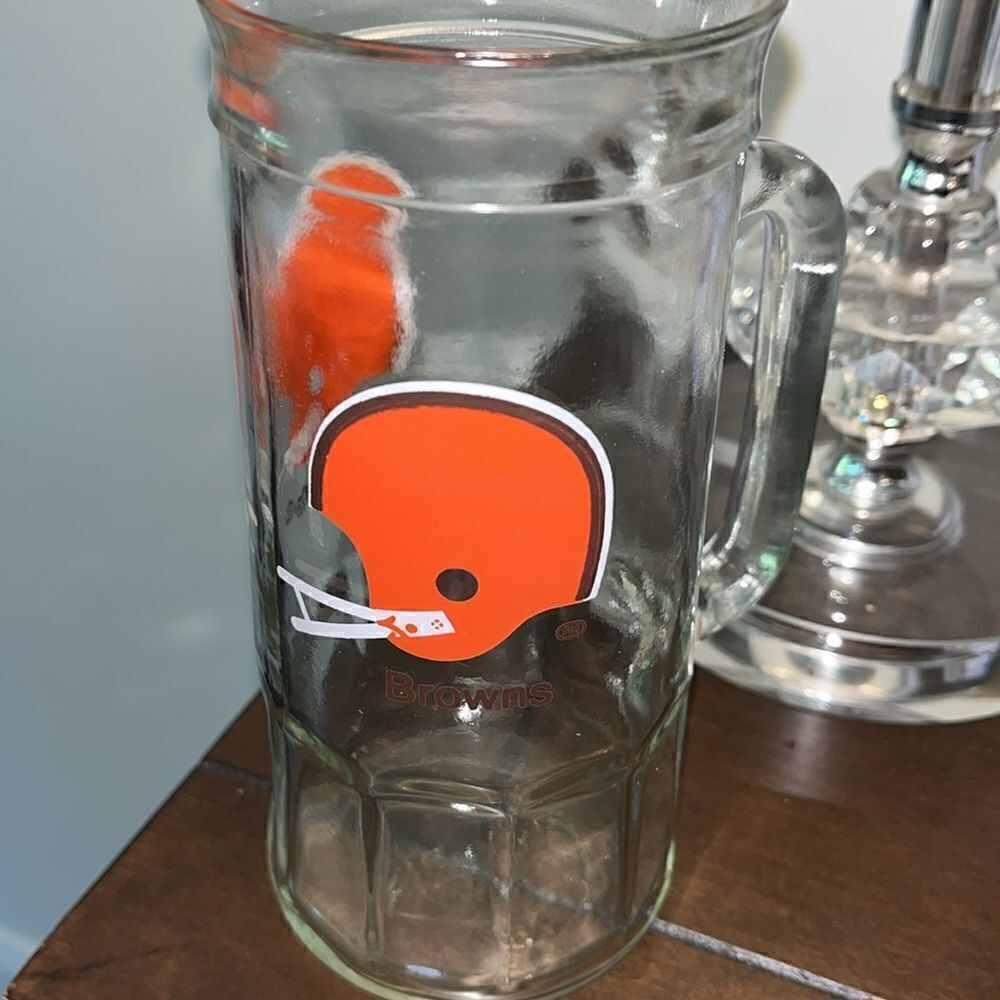Vintage Cleveland browns 2 bar Helmet pint glass 7” tall beer mug cup retro